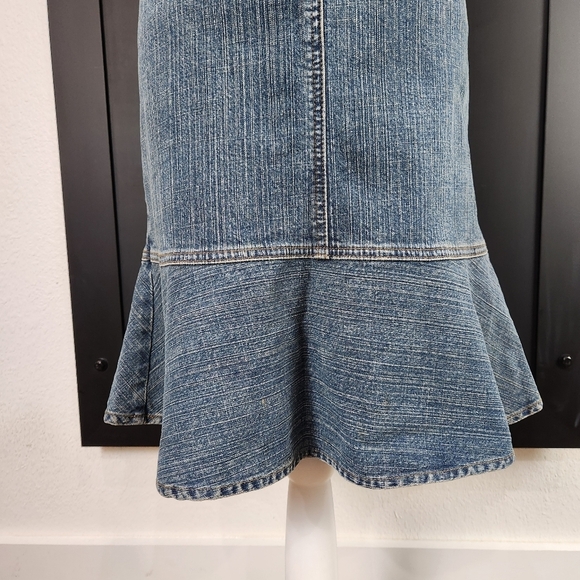 ANN TAYLOR LOFT Y2K  STRETCH JEAN SKIRT WITH RUFFLE SIZE 8 - Picture 4 of 7